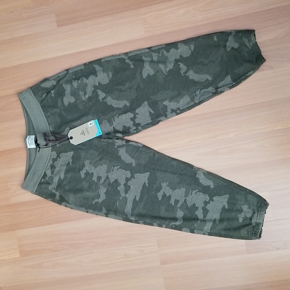 NWT prAna Cozy Up Cropped Green Camo Sweatpants
